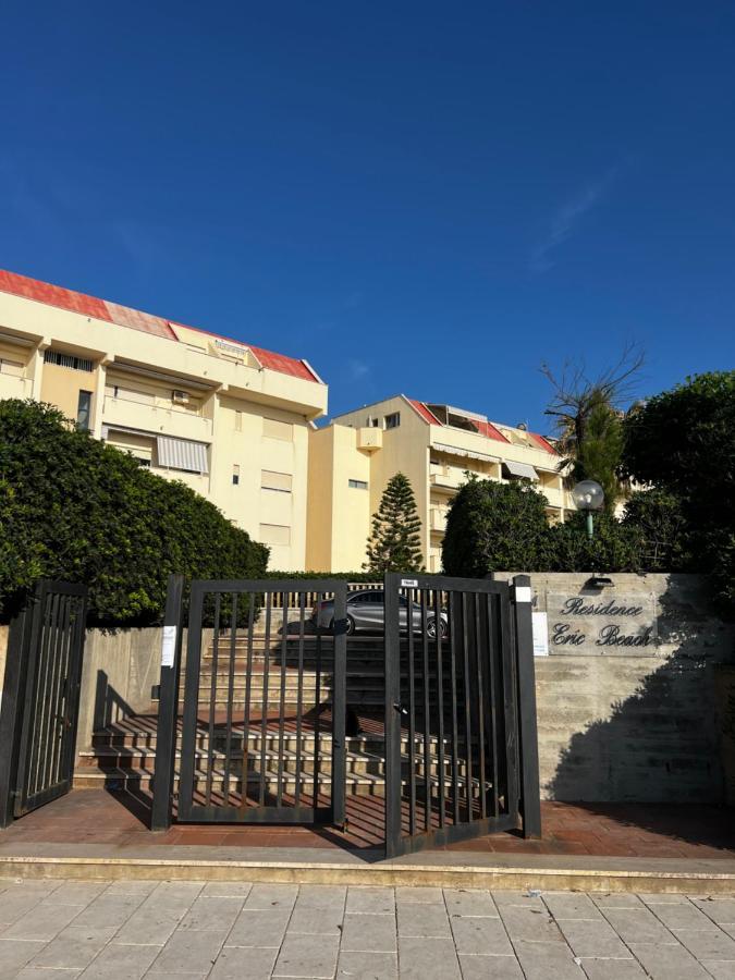 A Casa Di Rosa,Fronte Spiaggia, Piscina,Parcheggio Trapani Buitenkant foto